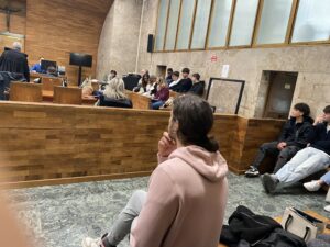 Alunni in tribunale assistono ad un udienza